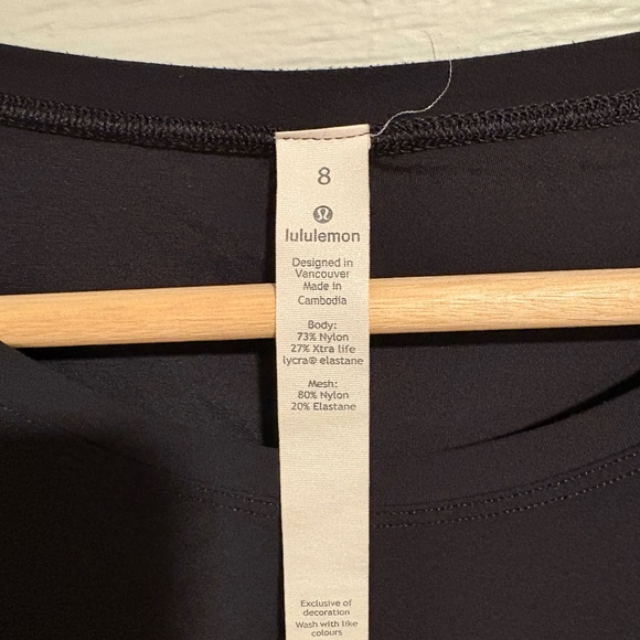 women's Lululemon long sleeve top - Picture 4 of 4